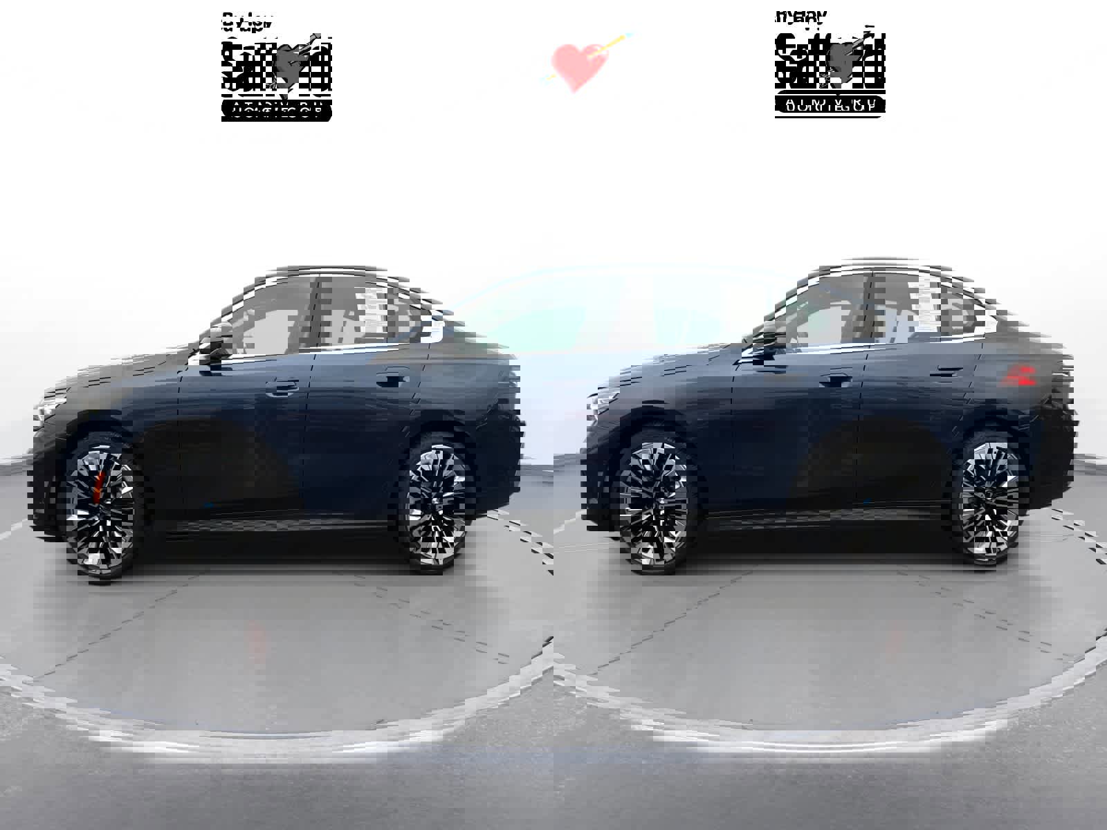 Used 2024 BMW 530i xDrive w/ Premium Package image 5