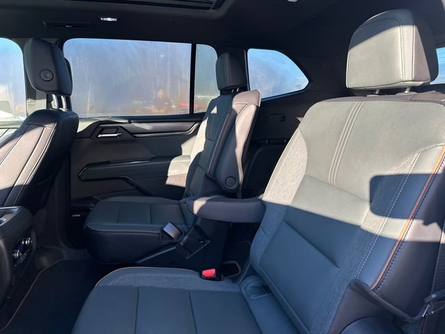 Used 2025 GMC Acadia AT4 w/ Luxury Package image 19