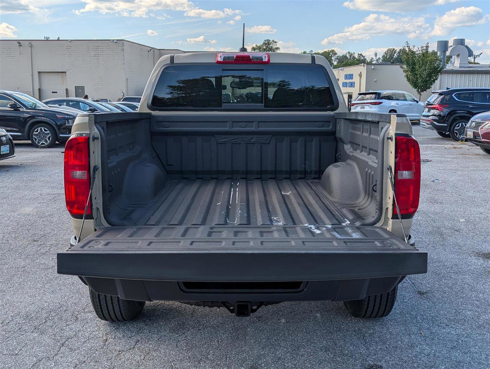 Used 2022 Chevrolet Colorado ZR2 w/ ZR2 Dusk Special Edition image 14
