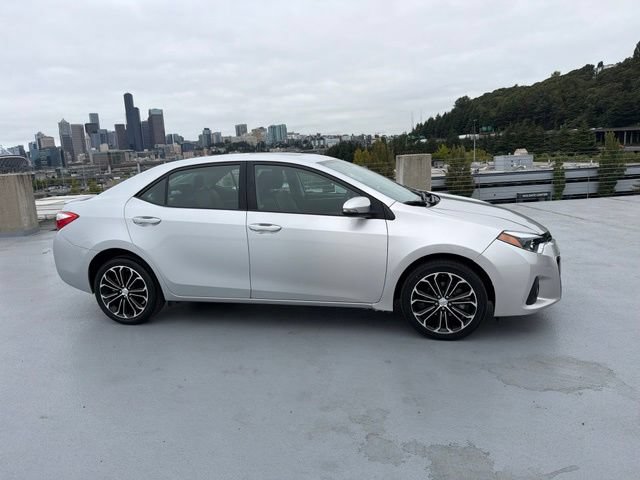 Used 2016 Toyota Corolla S Premium FWD image 2