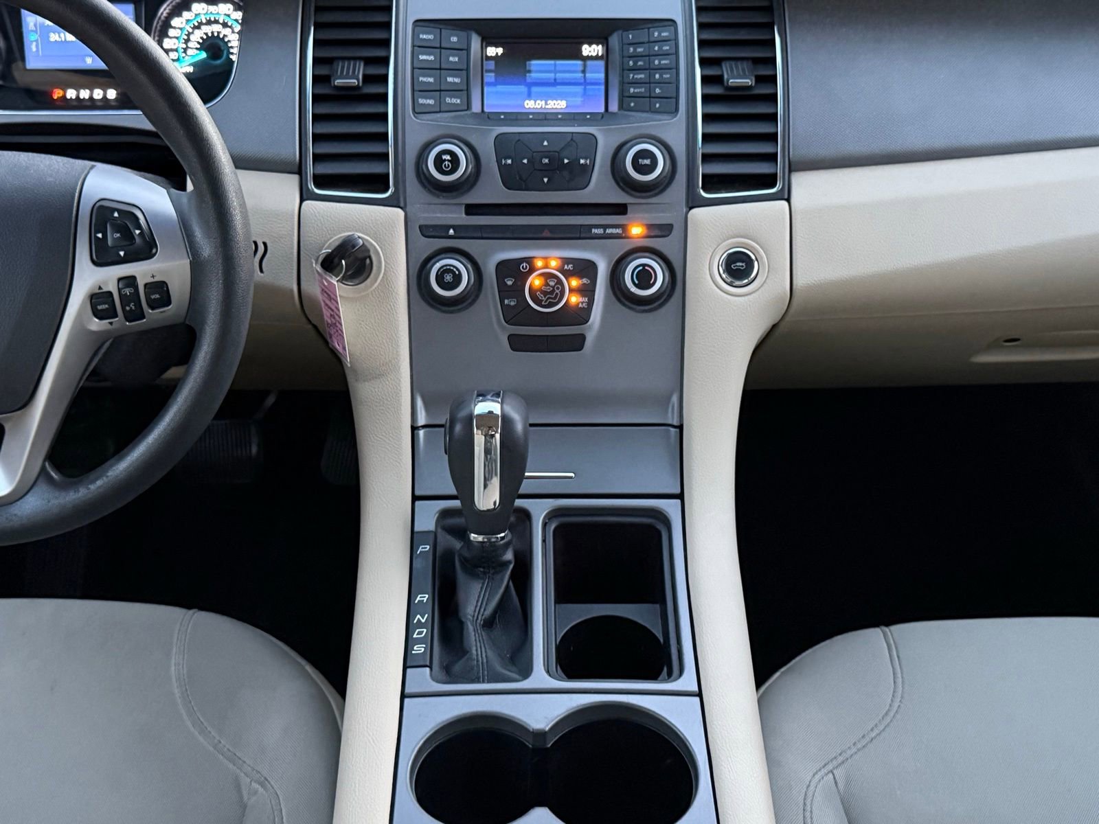 Used 2015 Ford Taurus SE FWD image 18