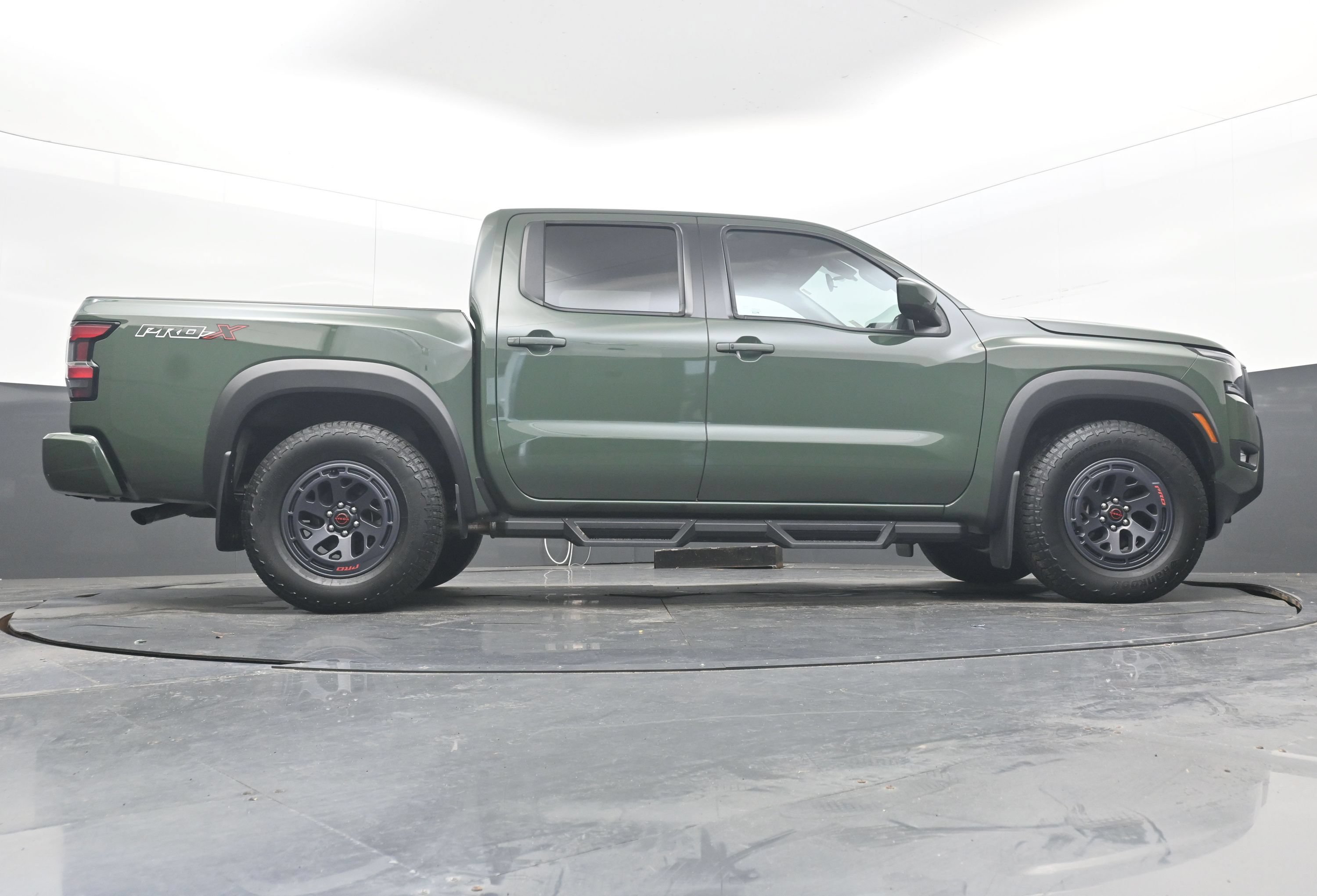 Used 2025 Nissan Frontier Pro-X RWD image 26