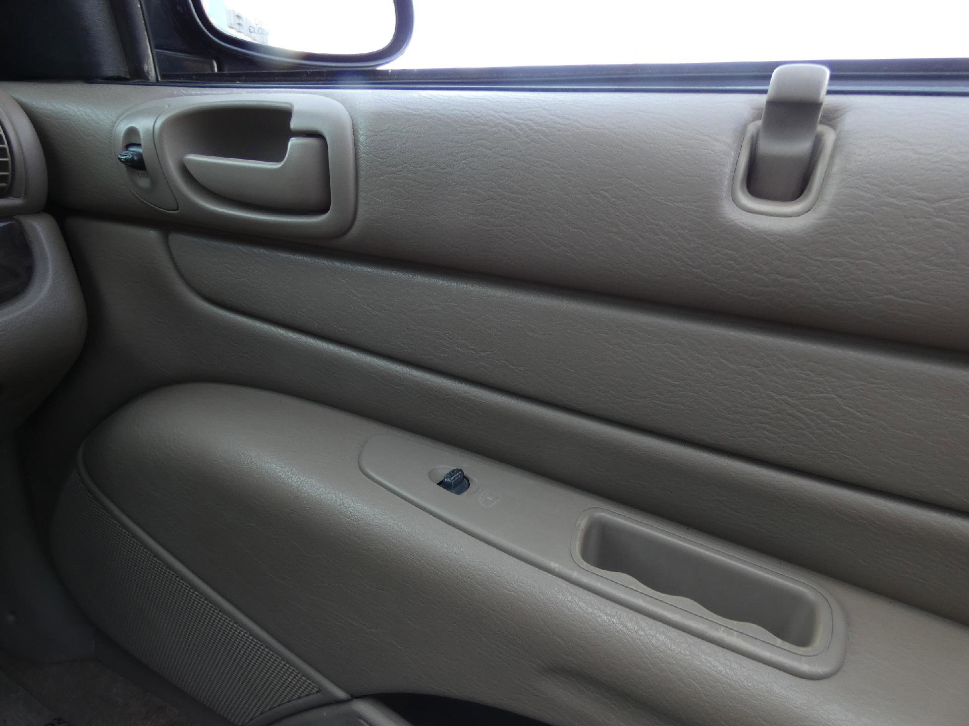 Used 2004 Chrysler Sebring LXi w/ Electronics Convenience Group image 21