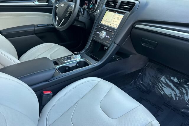Certified 2017 Ford Fusion Titanium FWD image 15