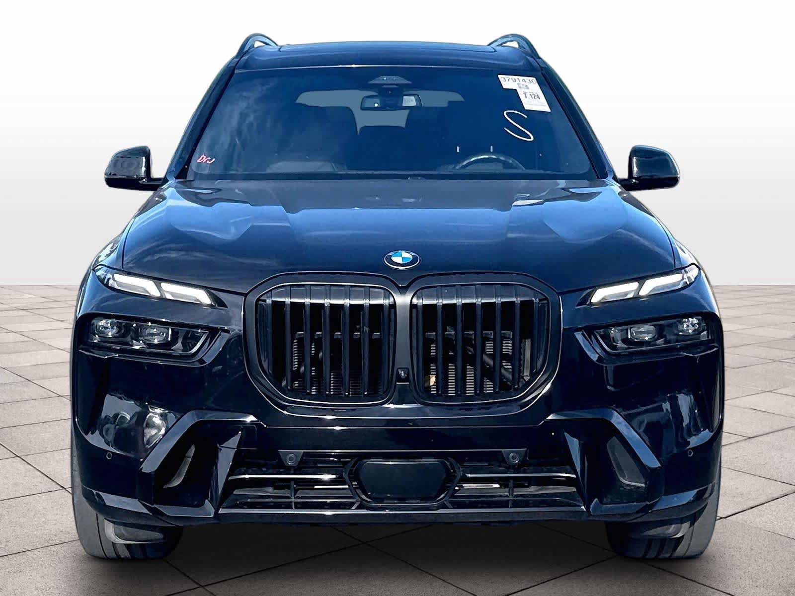 Used 2024 BMW X7 xDrive40i w/ M Sport Package AWD/4WD image 2