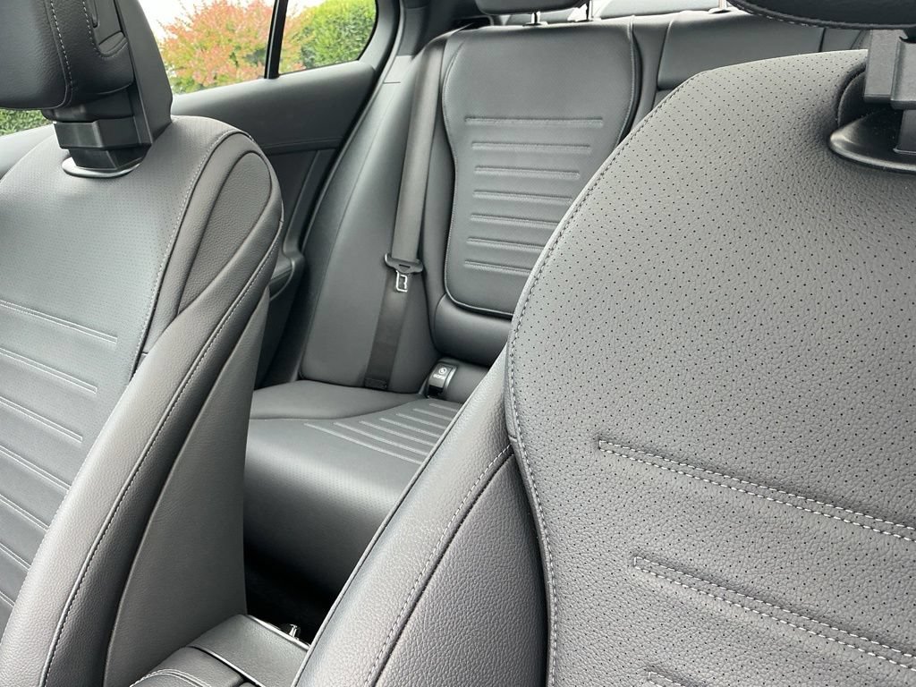 Used 2025 Mercedes-Benz C 300 4MATIC Sedan image 15