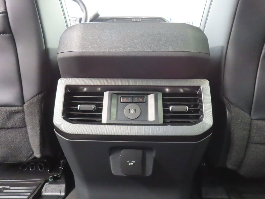 Used 2026 Ford F250 Platinum w/ Tremor Off-Road Package image 11