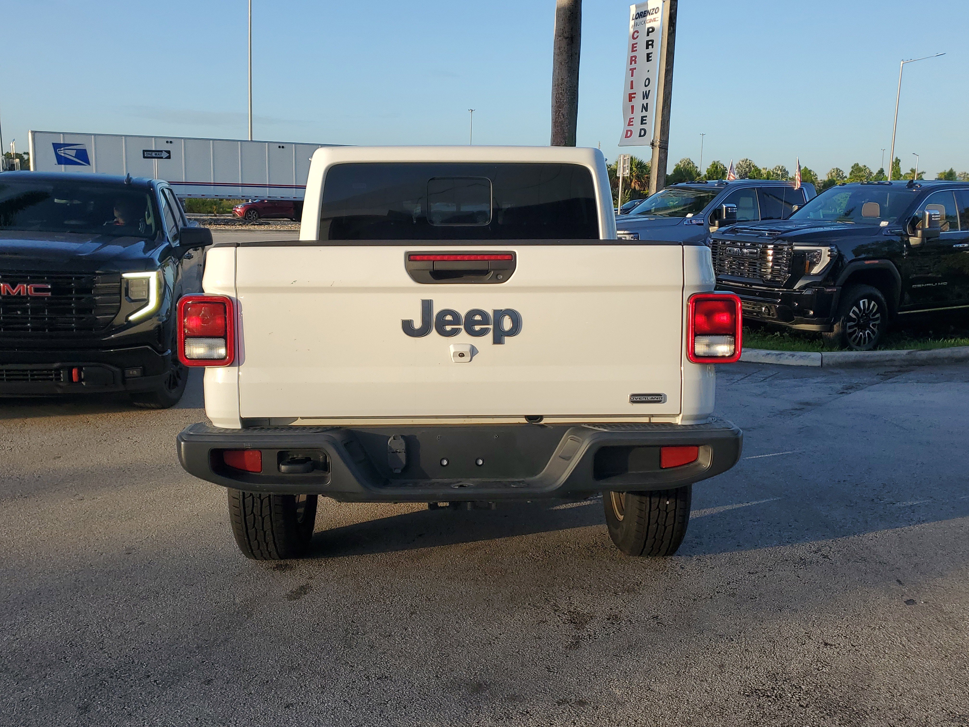 Used 2023 Jeep Gladiator Overland image 6