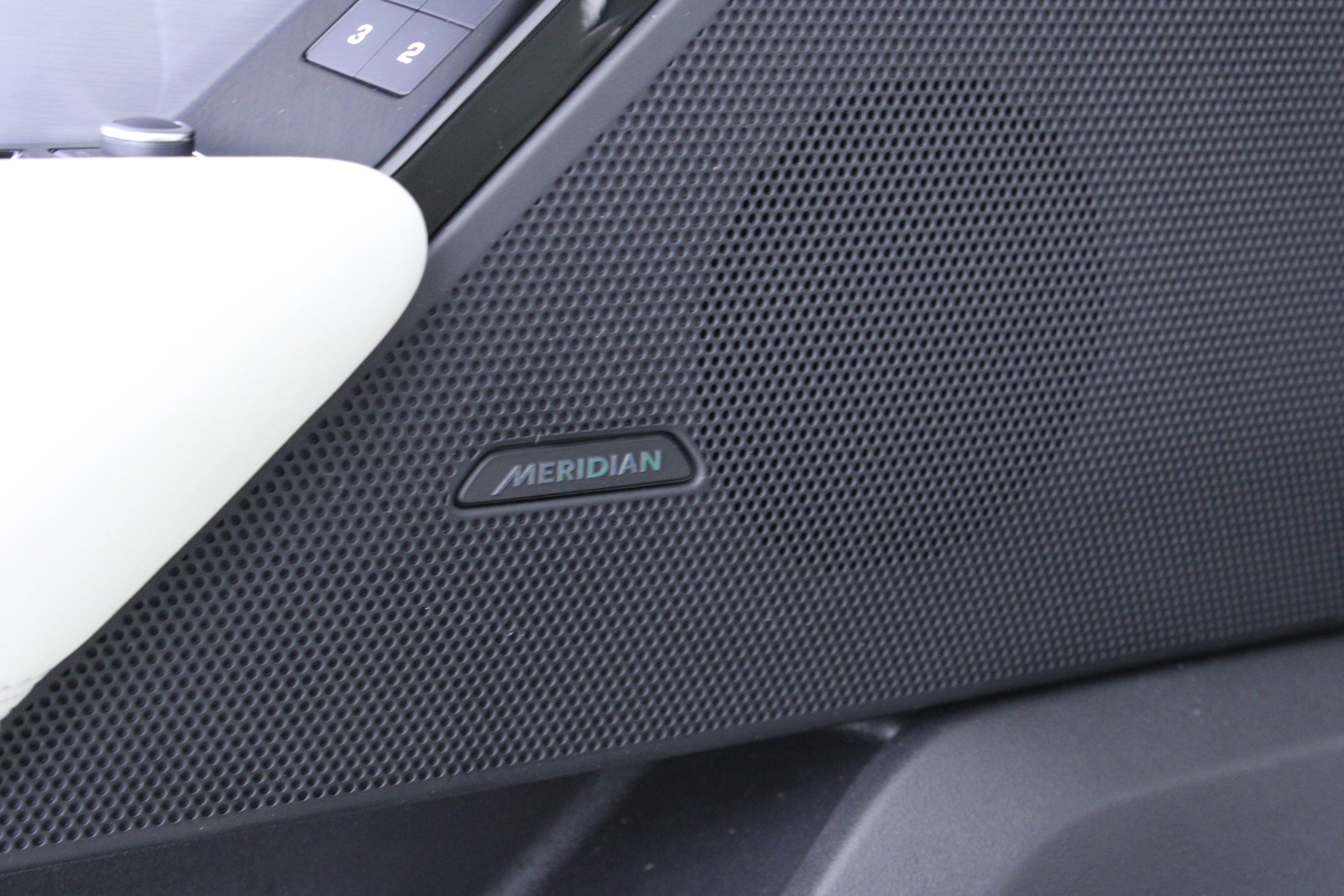 Used 2023 Land Rover Range Rover Velar R-Dynamic S image 20