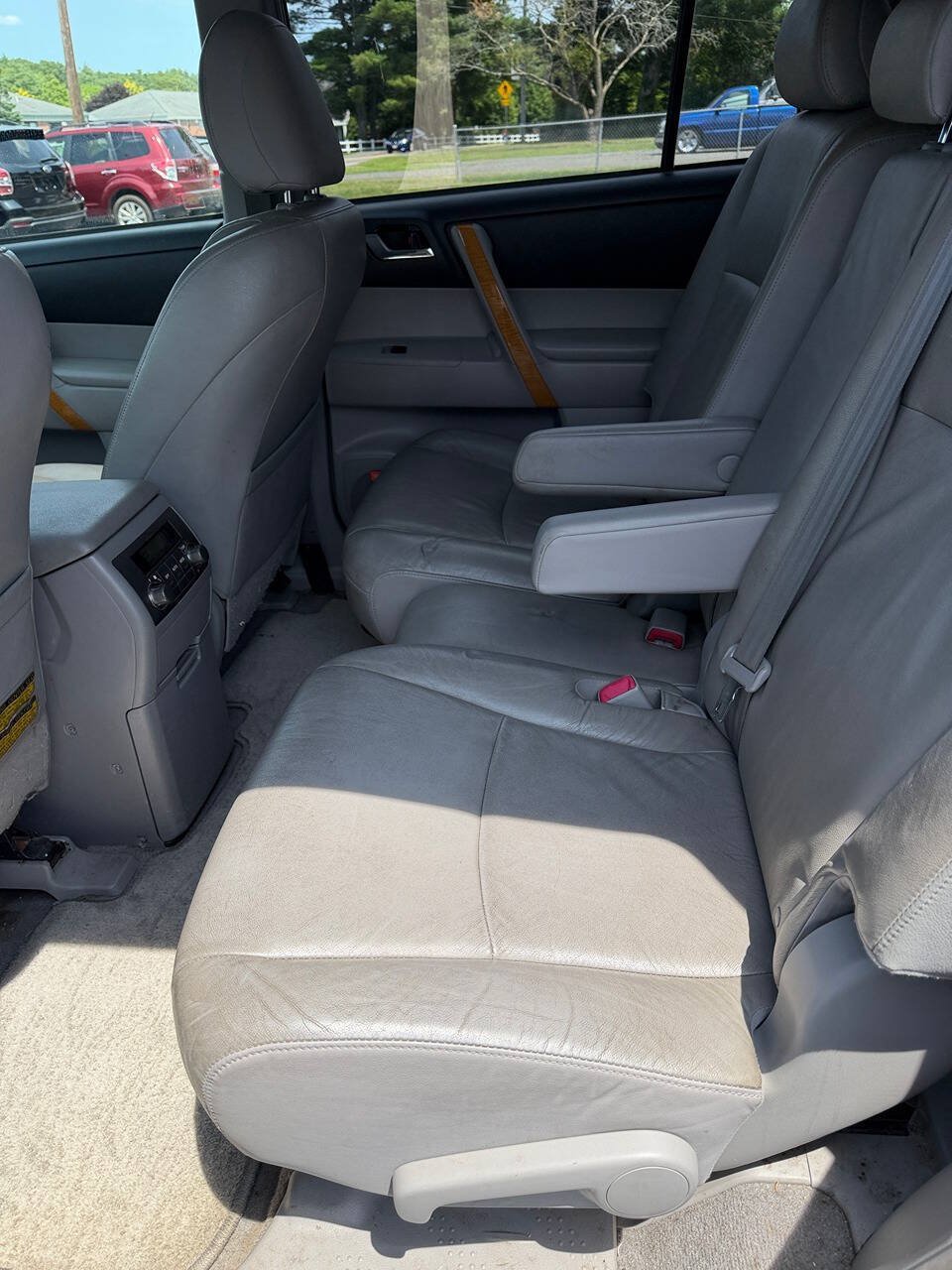 Used 2010 Toyota Highlander Limited AWD/4WD image 16