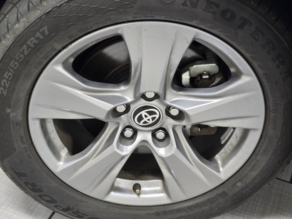 Used 2024 Toyota RAV4 XLE image 7