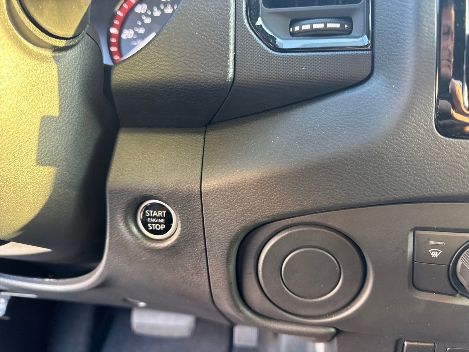 Certified 2024 Nissan Frontier Pro-X w/ Technology Package image 19