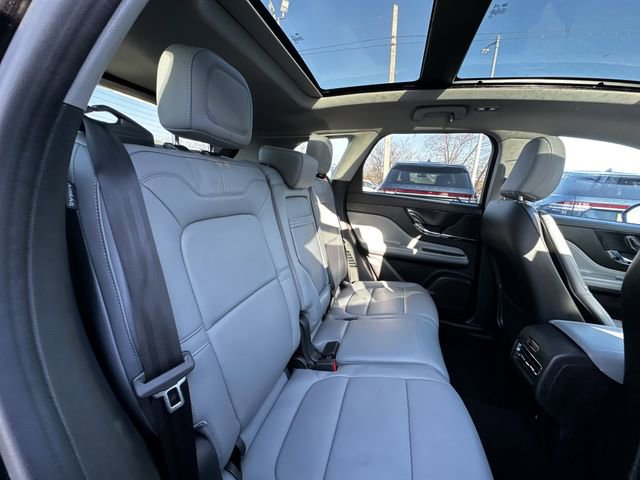 Used 2022 Lincoln Corsair AWD w/ Premium Package image 38