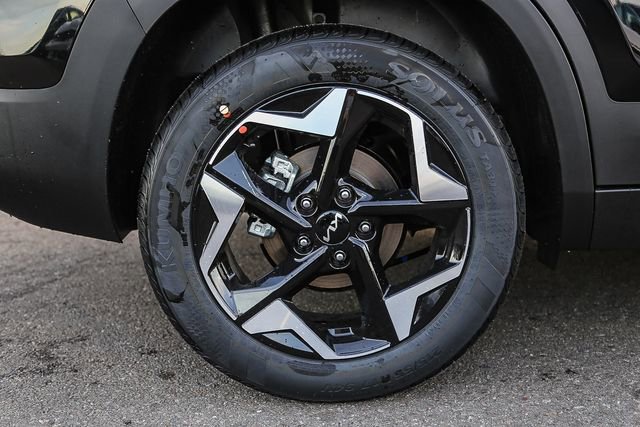 New 2026 Kia Seltos S FWD image 12