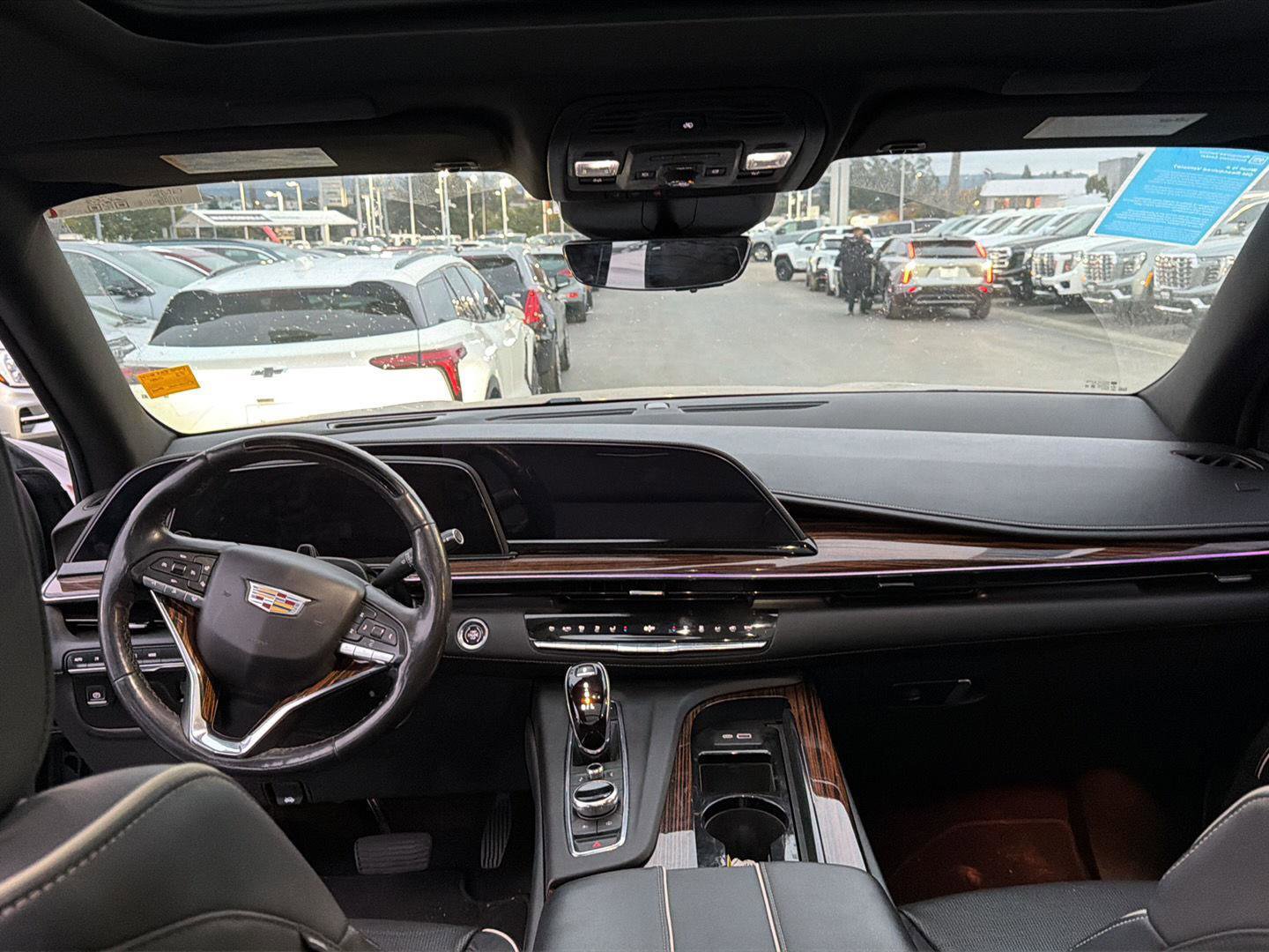 Used 2023 Cadillac Escalade ESV Premium Luxury image 9