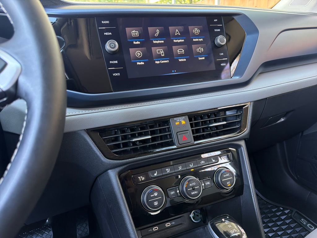 Used 2024 Volkswagen Taos SE w/ MDO Package image 23