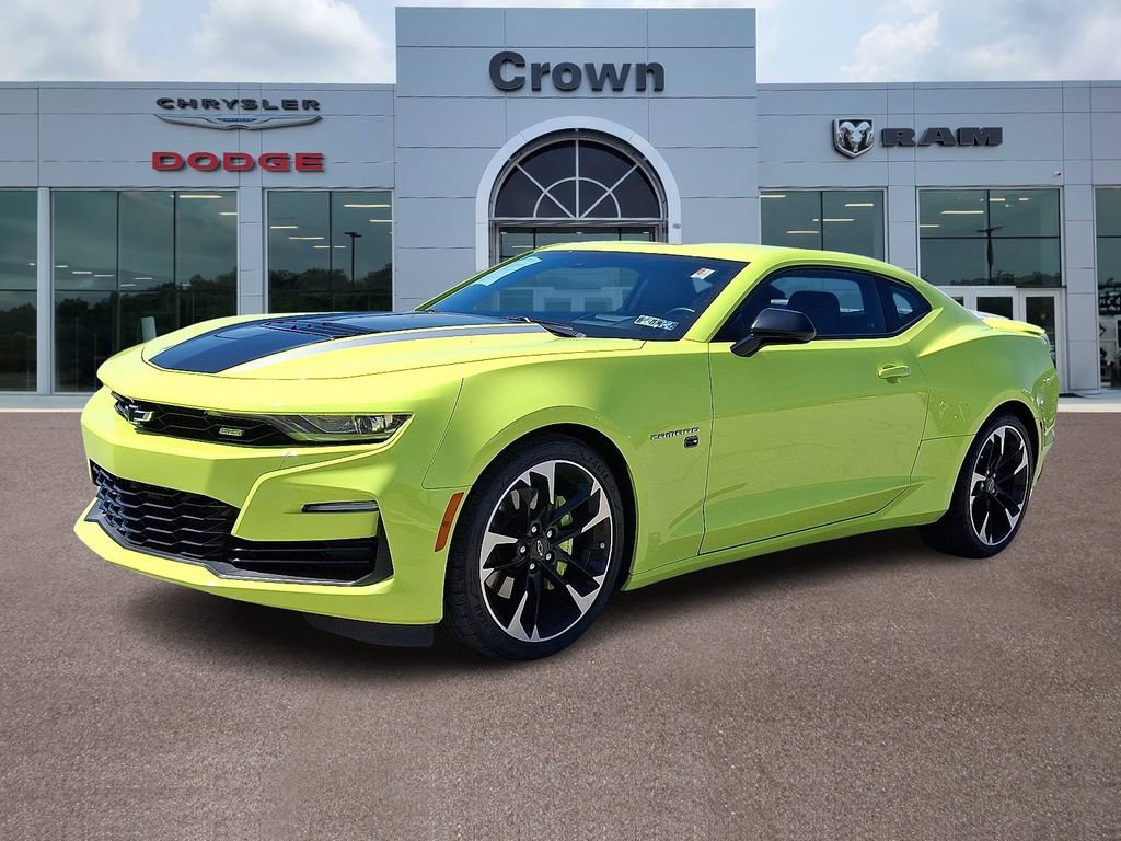 Used 2021 Chevrolet Camaro SS RWD image 3