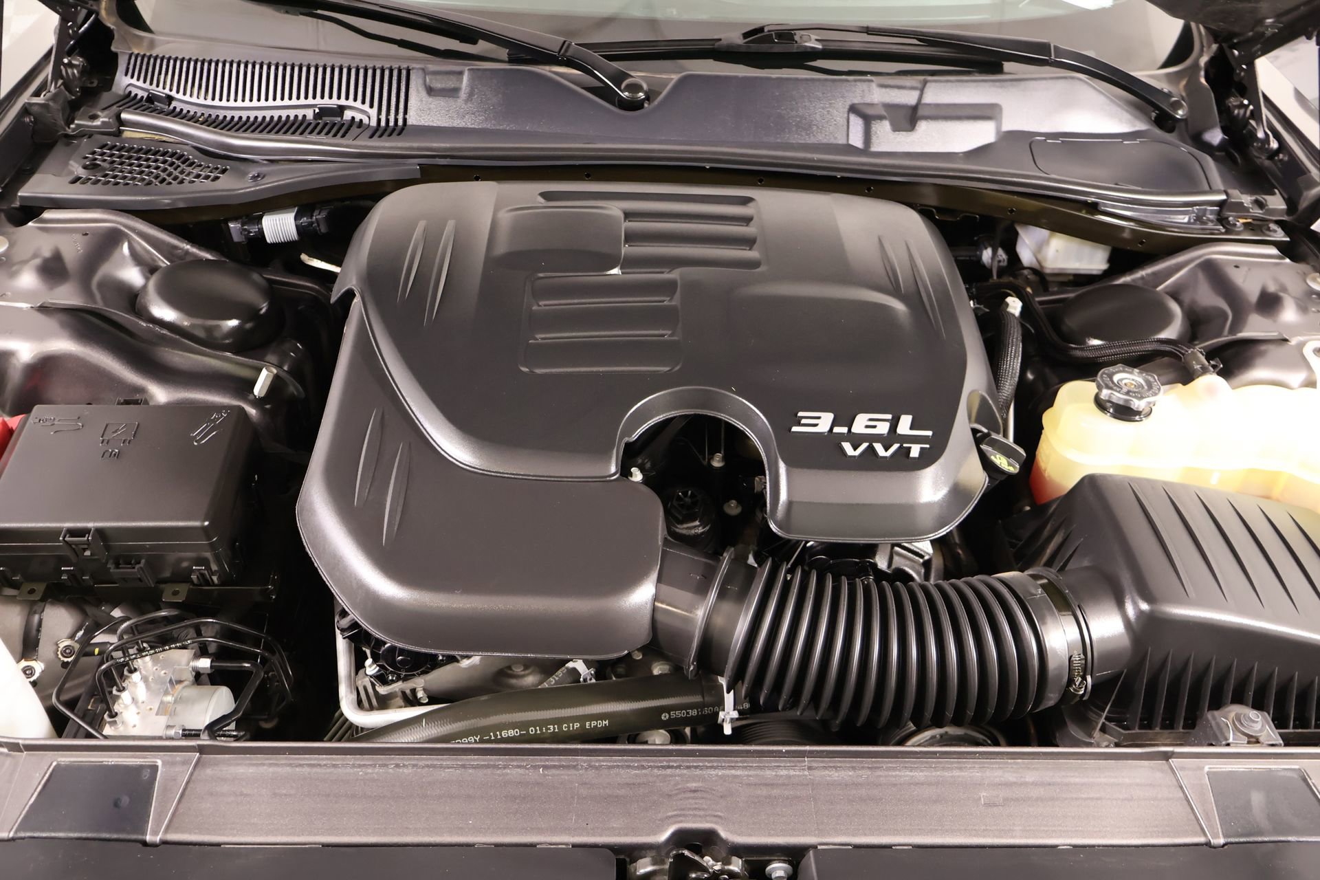 Used 2020 Dodge Challenger SXT RWD image 17