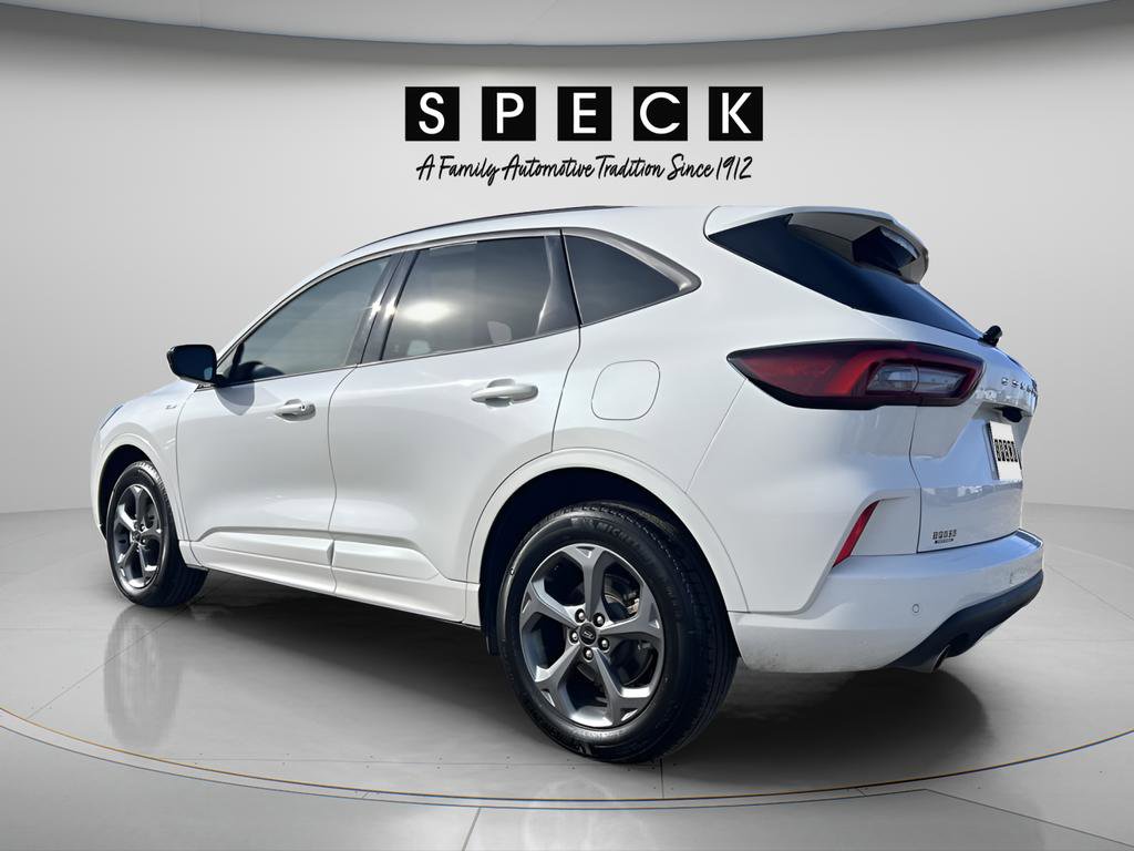 Used 2023 Ford Escape ST-Line w/ Tech Pack #1 AWD/4WD image 3