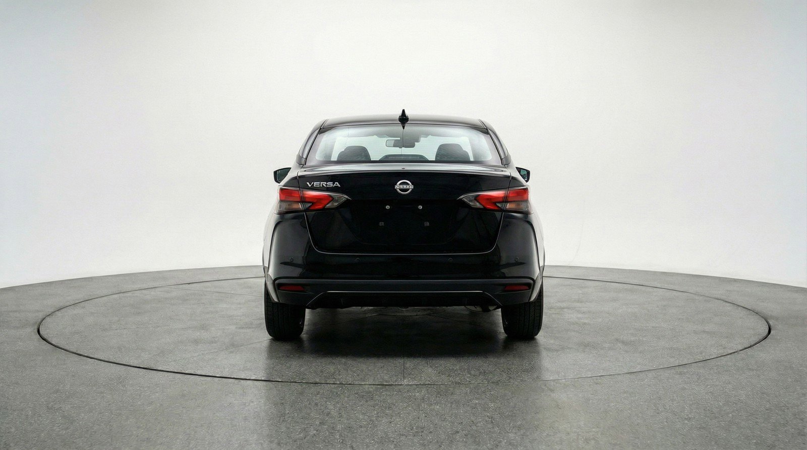 Used 2025 Nissan Versa SV image 7