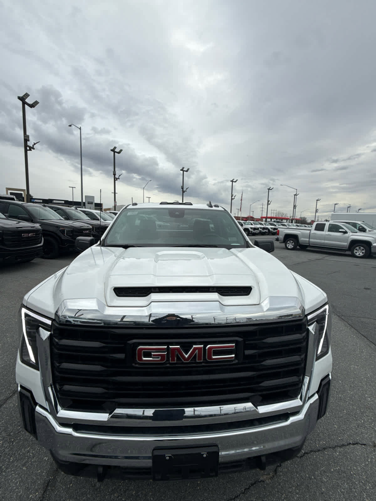 New 2024 GMC Sierra 2500 Pro w/ Convenience Package image 17