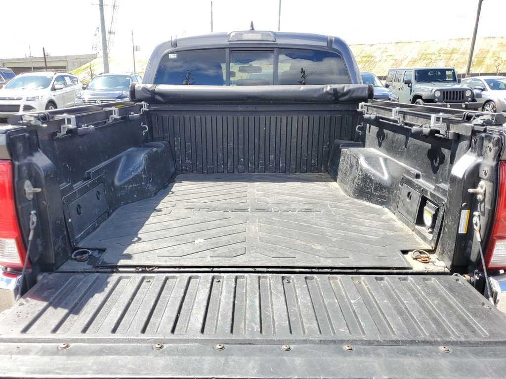Used 2016 Toyota Tacoma TRD Off-Road w/ Towing Package AWD/4WD image 6