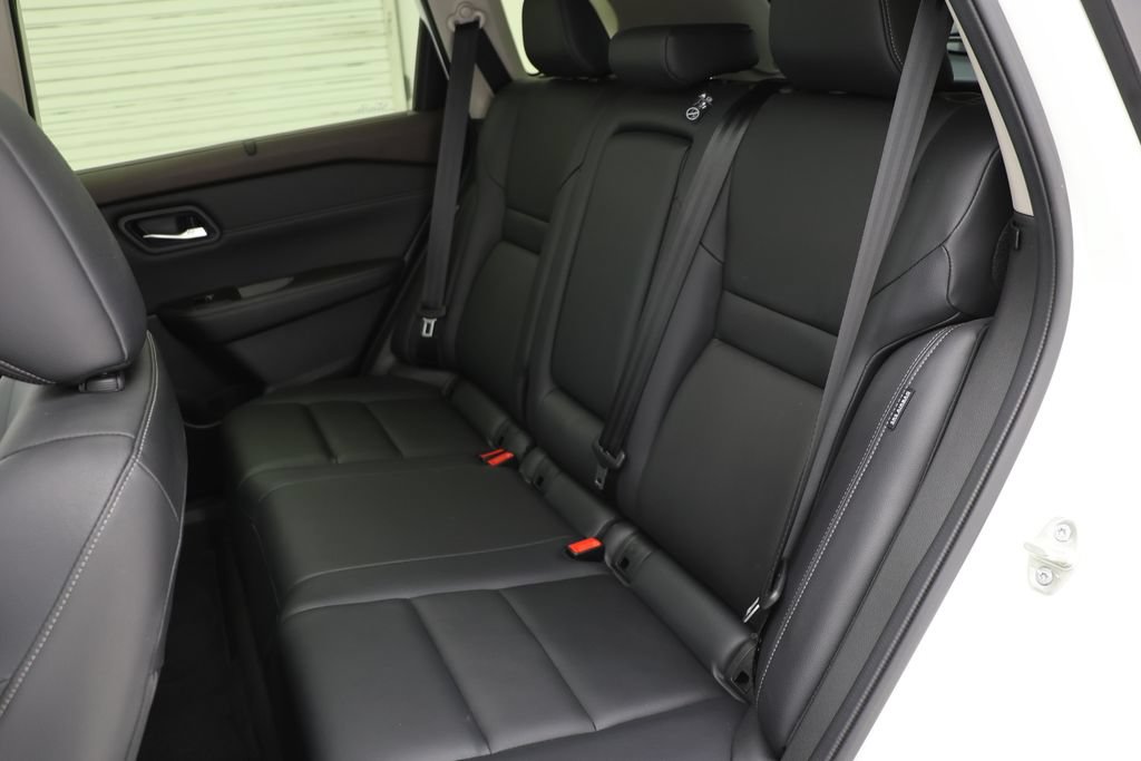 Used 2023 Nissan Rogue SL AWD/4WD image 11