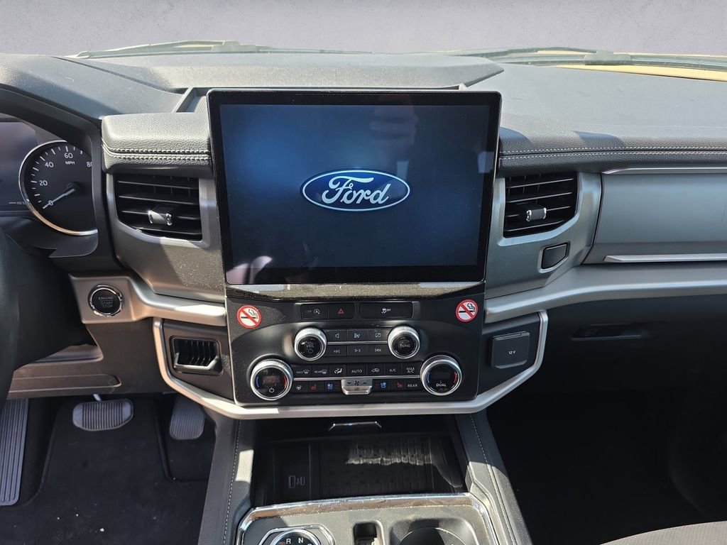 Used 2024 Ford Expedition XLT RWD image 11