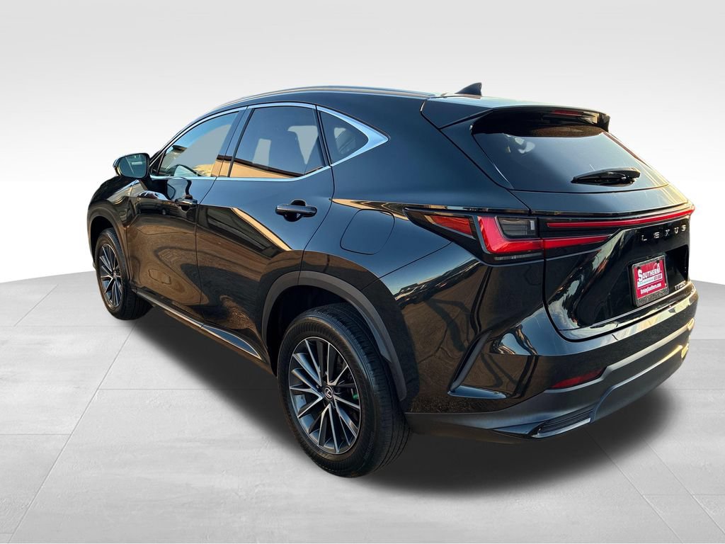 Used 2022 Lexus NX 250 FWD image 3