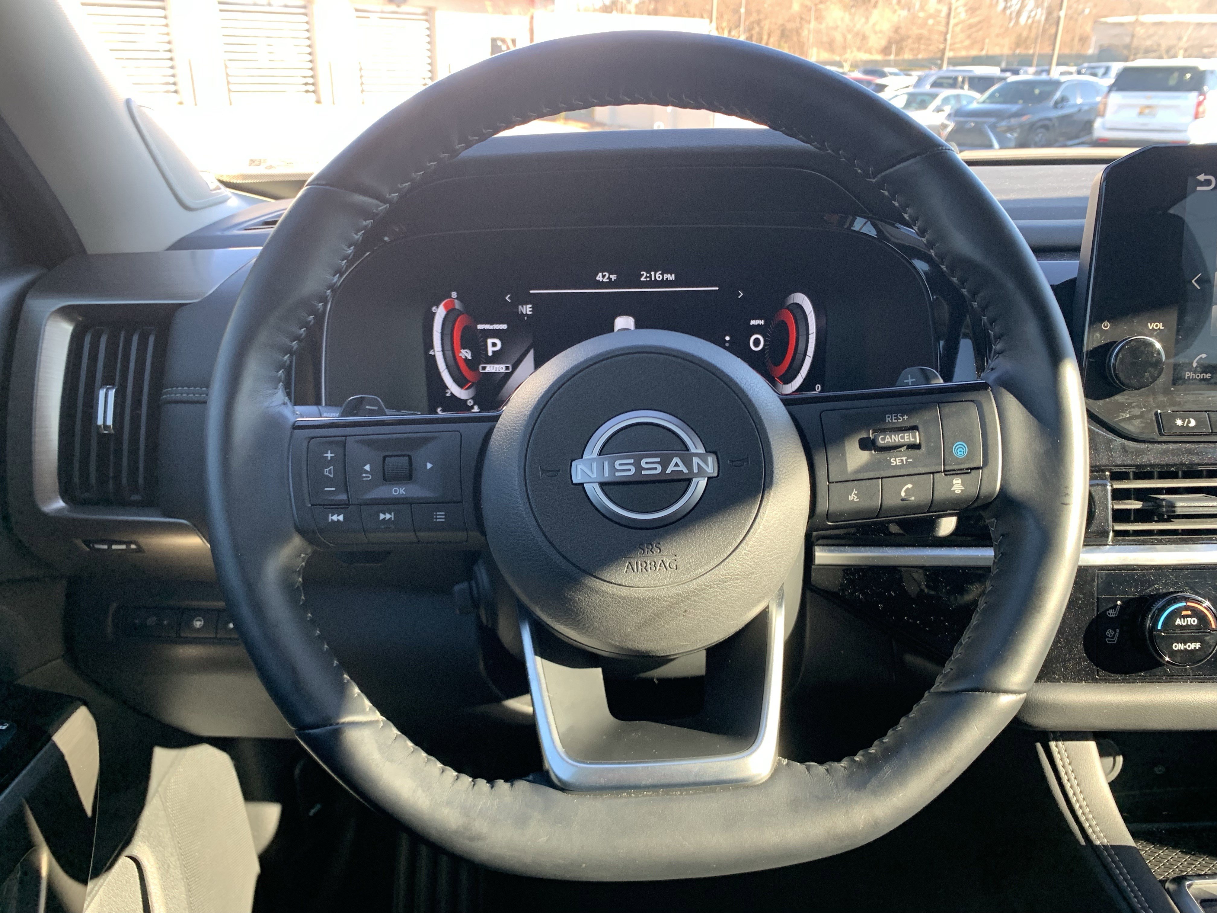 Used 2024 Nissan Pathfinder Platinum w/ Cargo Package image 18