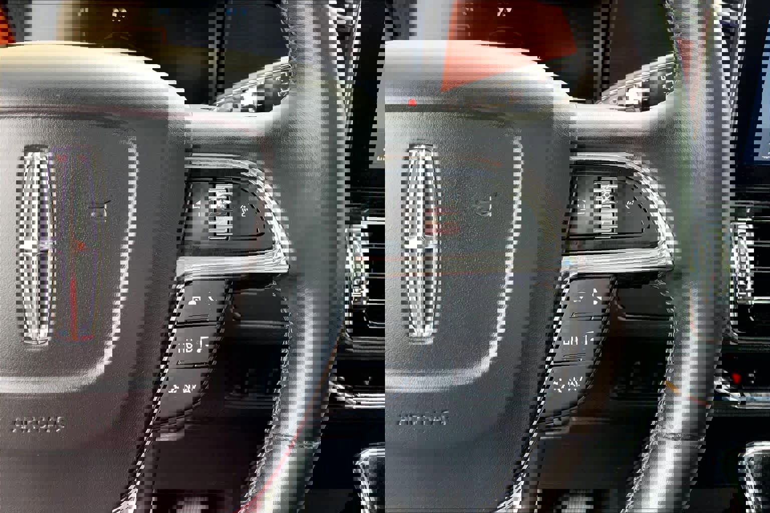 Used 2020 Lincoln Navigator Reserve w/ Luxury Package image 24