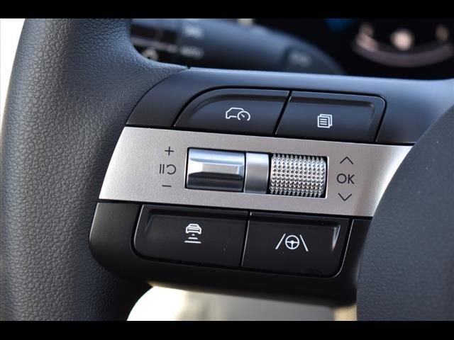 Certified 2025 Hyundai Tucson SE FWD image 23