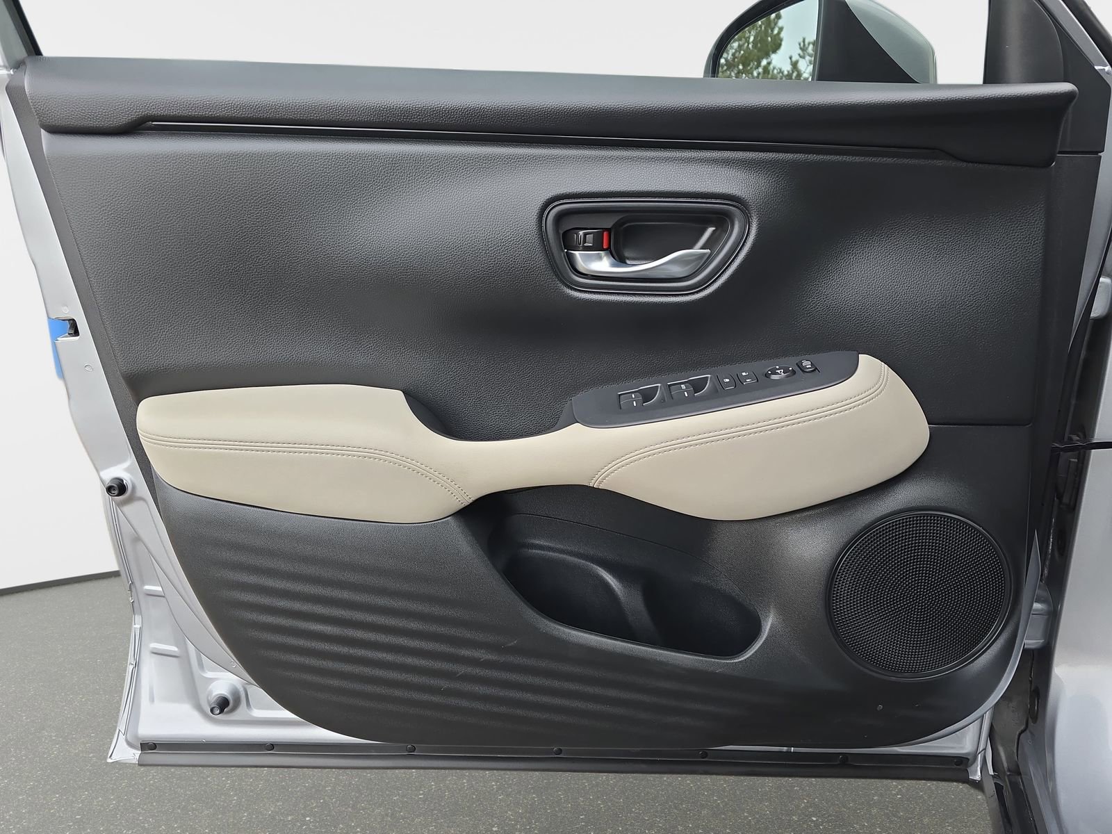 Used 2024 Honda HR-V LX image 27