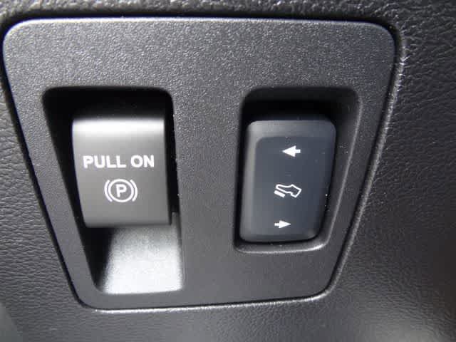 Used 2018 Ford F150 Platinum w/ Equipment Group 701A Luxury AWD/4WD image 21