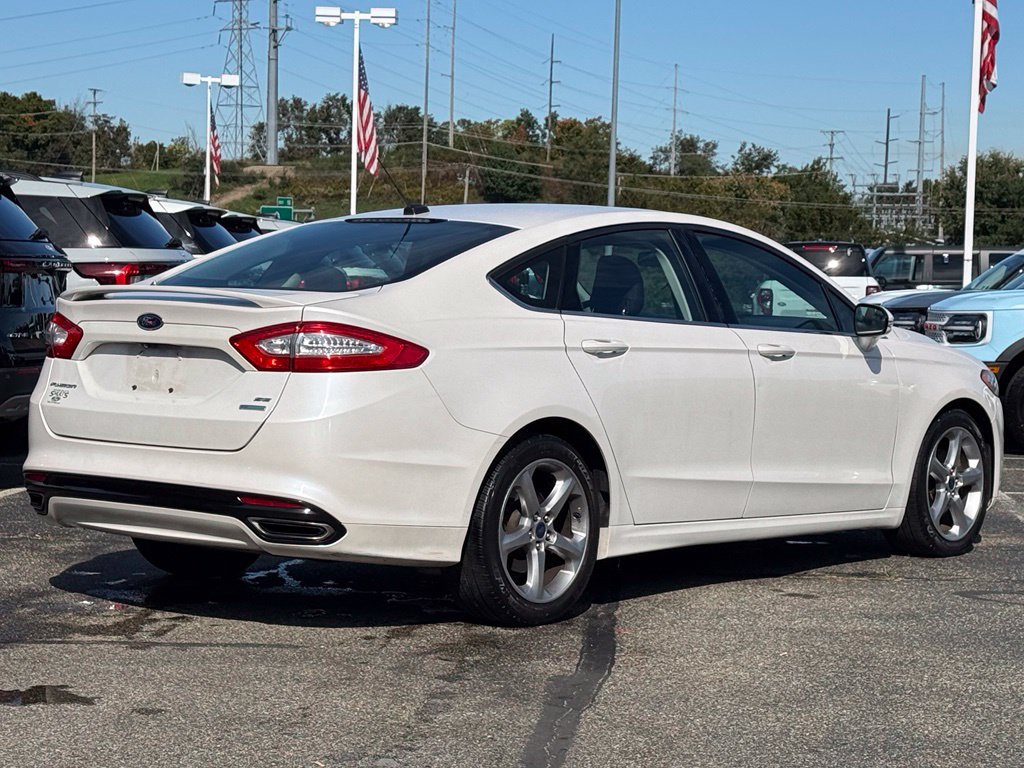 Used 2015 Ford Fusion SE w/ Equipment Group 201A FWD image 24