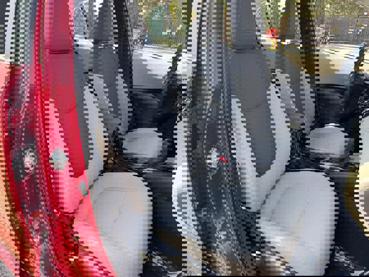 Used 2021 Toyota Corolla LE image 20