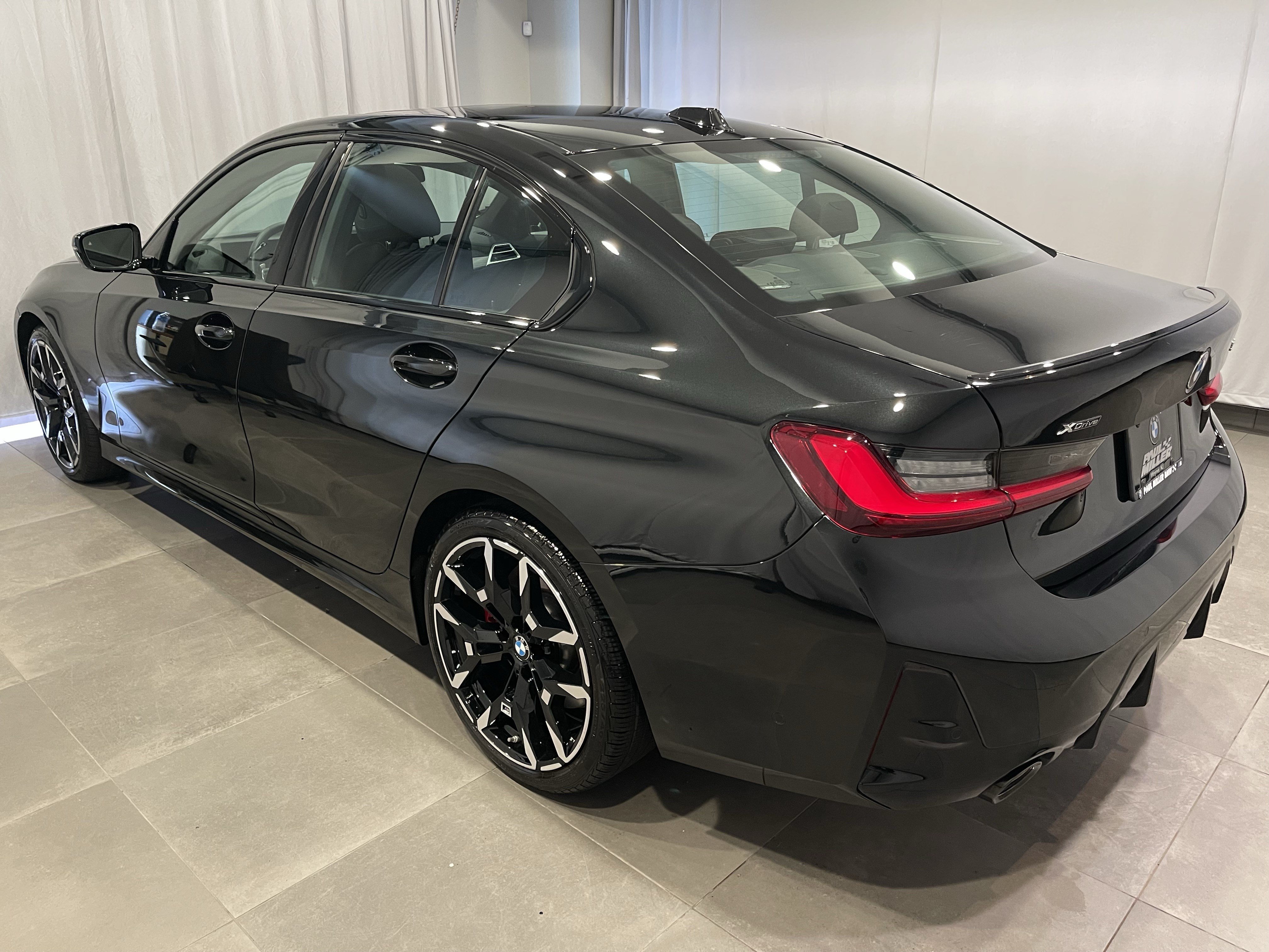 Used 2026 BMW 330i xDrive Sedan w/ M Sport Package AWD/4WD image 4