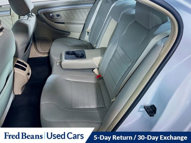 Used 2018 Ford Taurus SE FWD image 16