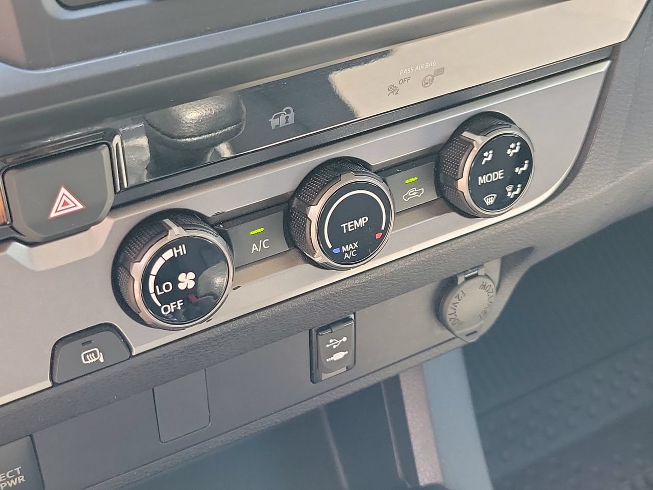 Used 2018 Toyota Tacoma SR RWD image 21