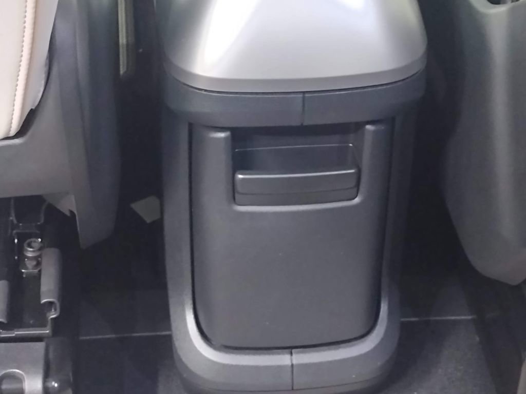 New 2025 Volkswagen ID. Buzz 1st Edition image 44
