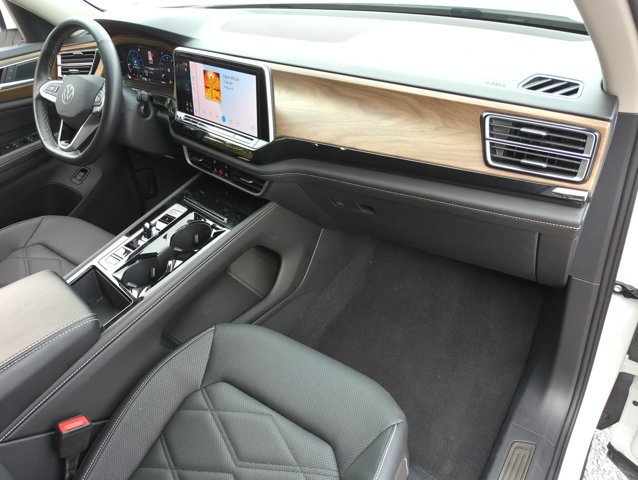Used 2025 Volkswagen Atlas SE FWD image 31