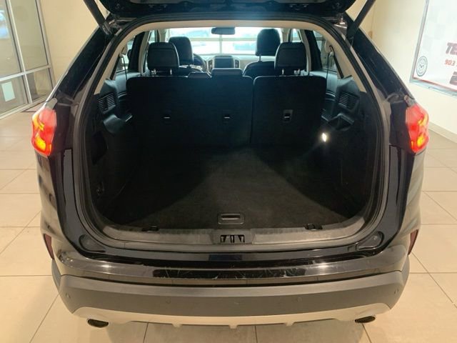 Used 2022 Ford Edge Titanium image 4