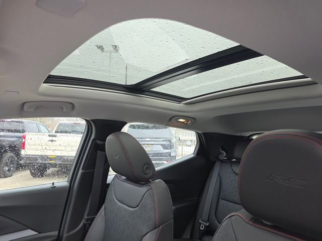 New 2027 Chevrolet Bolt RS w/ Technology Package FWD image 4