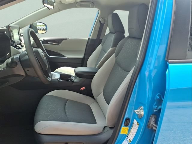 Used 2021 Toyota RAV4 XLE AWD/4WD image 12