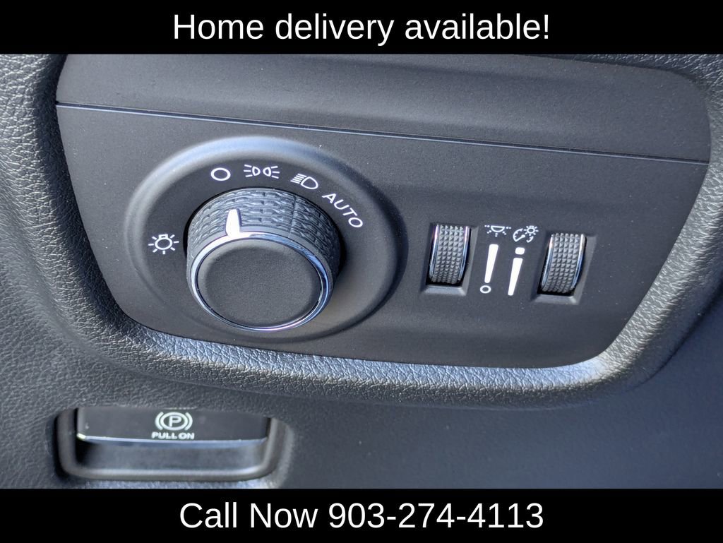 Used 2025 Jeep Grand Cherokee Altitude image 29