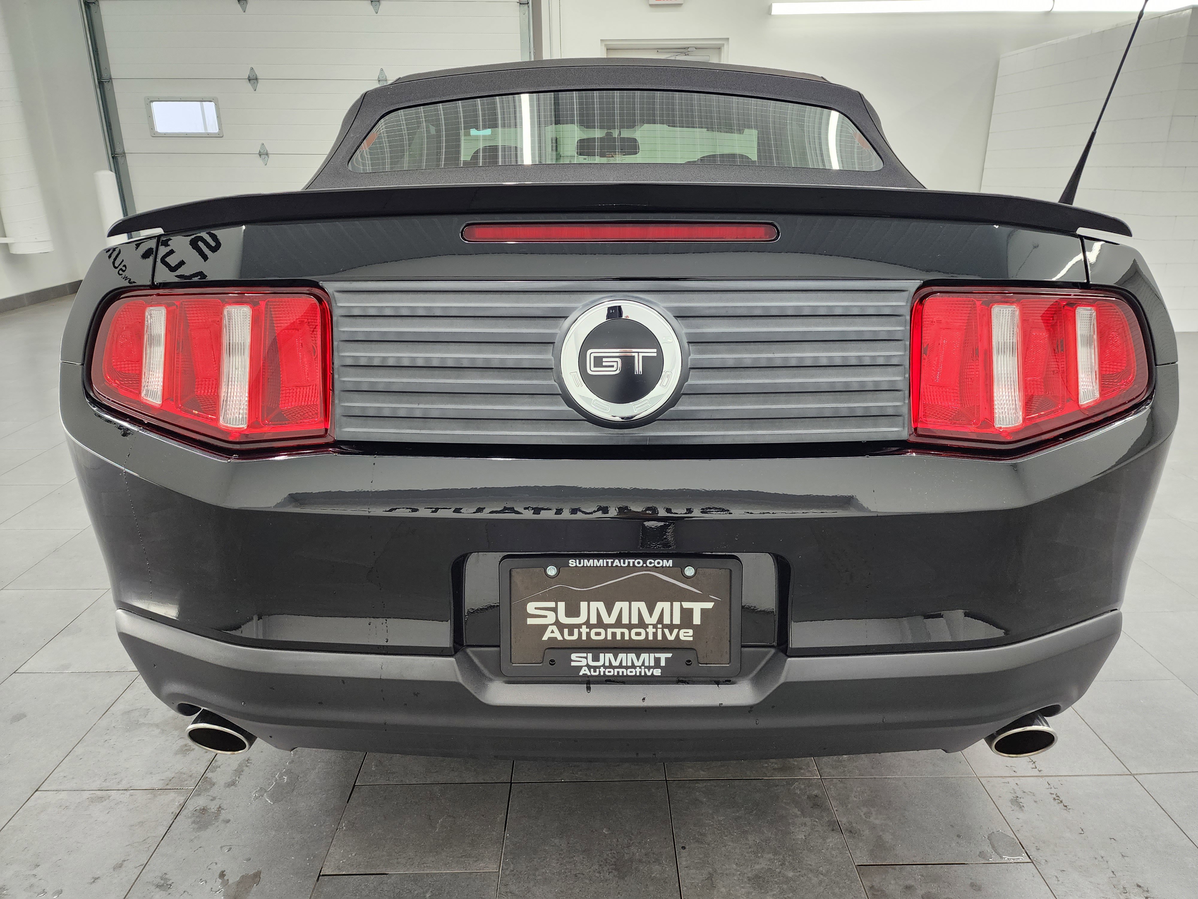 Used 2010 Ford Mustang GT Premium image 24