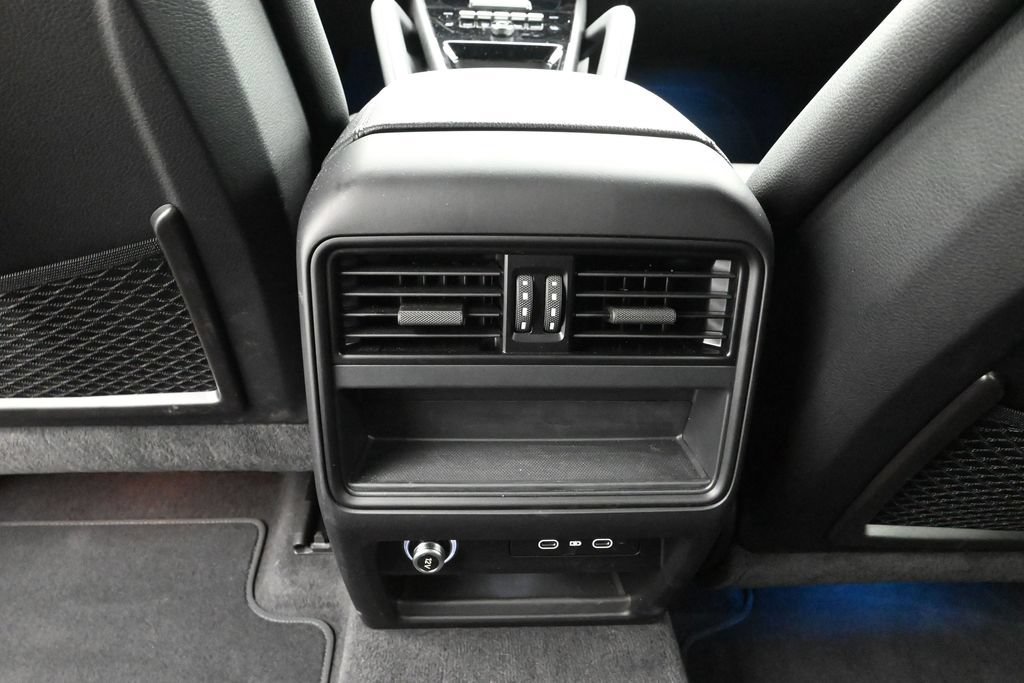 Certified 2026 Porsche Cayenne AWD/4WD image 17