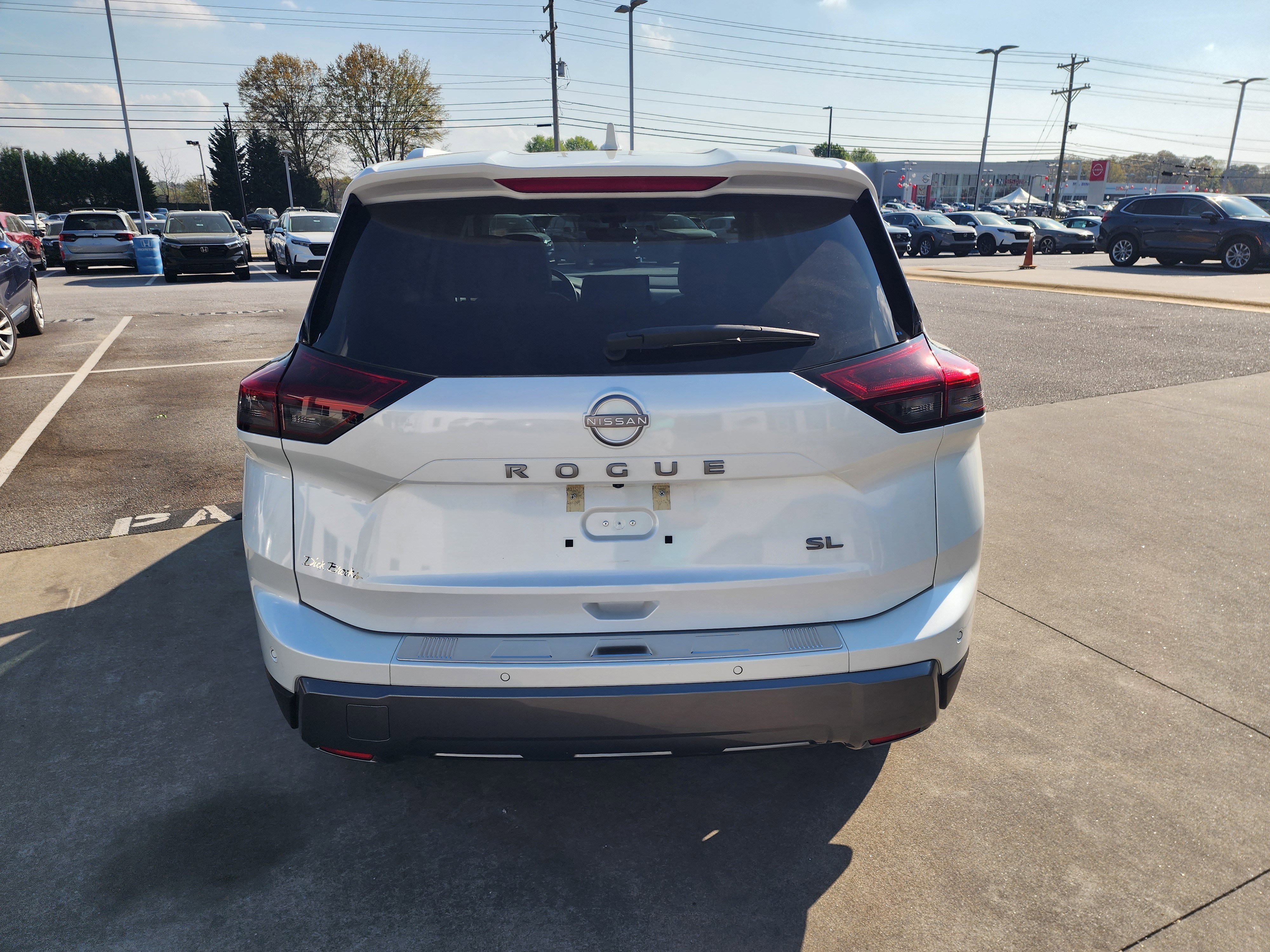 Used 2024 Nissan Rogue SL image 5