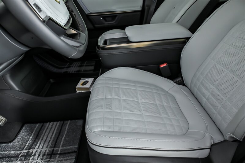 Used 2025 Rivian R1T Premium AWD/4WD image 21