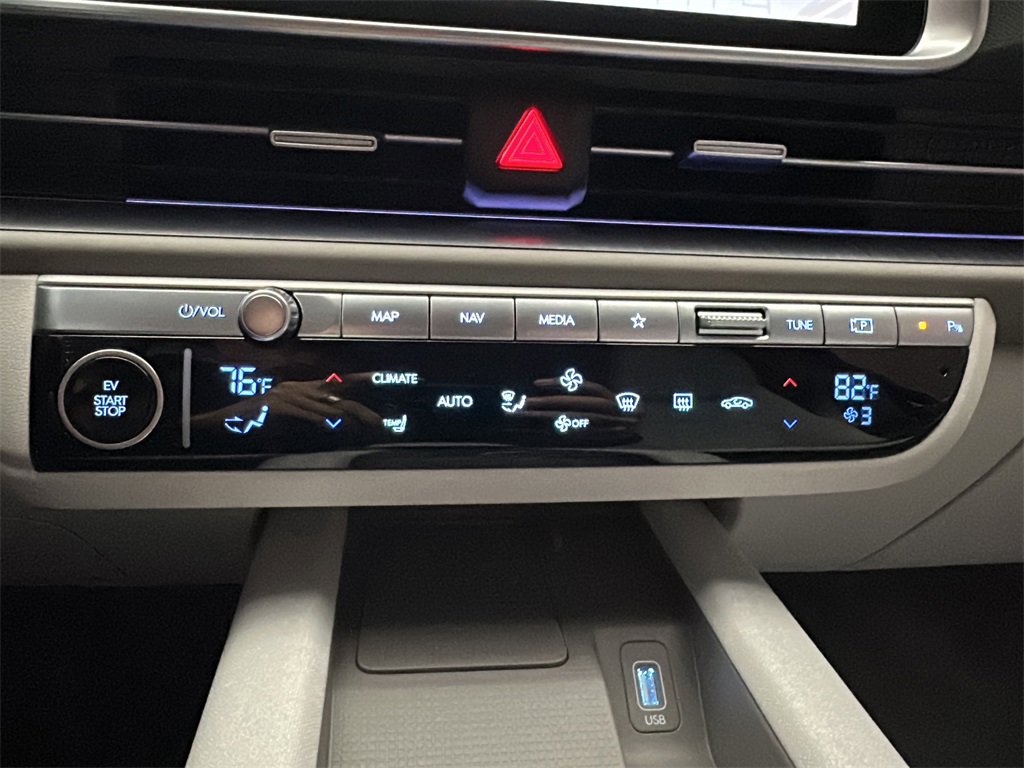 New 2025 Hyundai Ioniq 6 SEL image 24